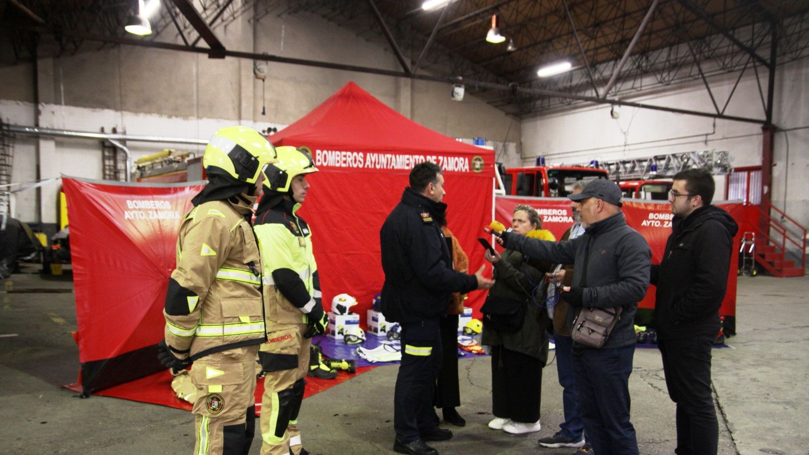 Entrega de nuevo equipamiento a los Bomberos de Zamora