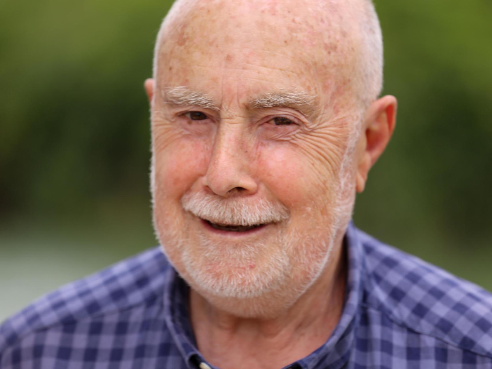 El escritor berciano Raúl Guerra Garrido