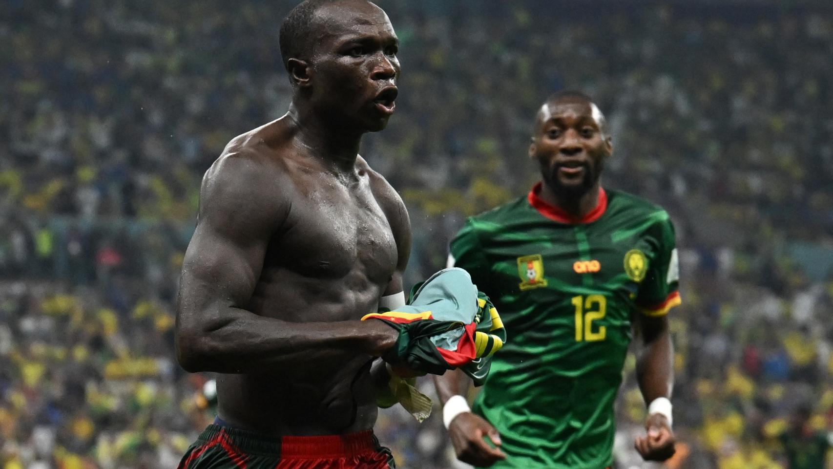 Aboubakar celebra el gol de la victoria de Camerún ante Brasil.