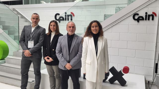 De izquierda, a derecha: director general CNTA, Hector Barbarin; directora general de Innovación, Agurtzane Martínez; consejero de Universidad, Innovación y Transformación Digital, Juan Cruz Cigudosa, y directora del Hub, Silvia García de la Torre.