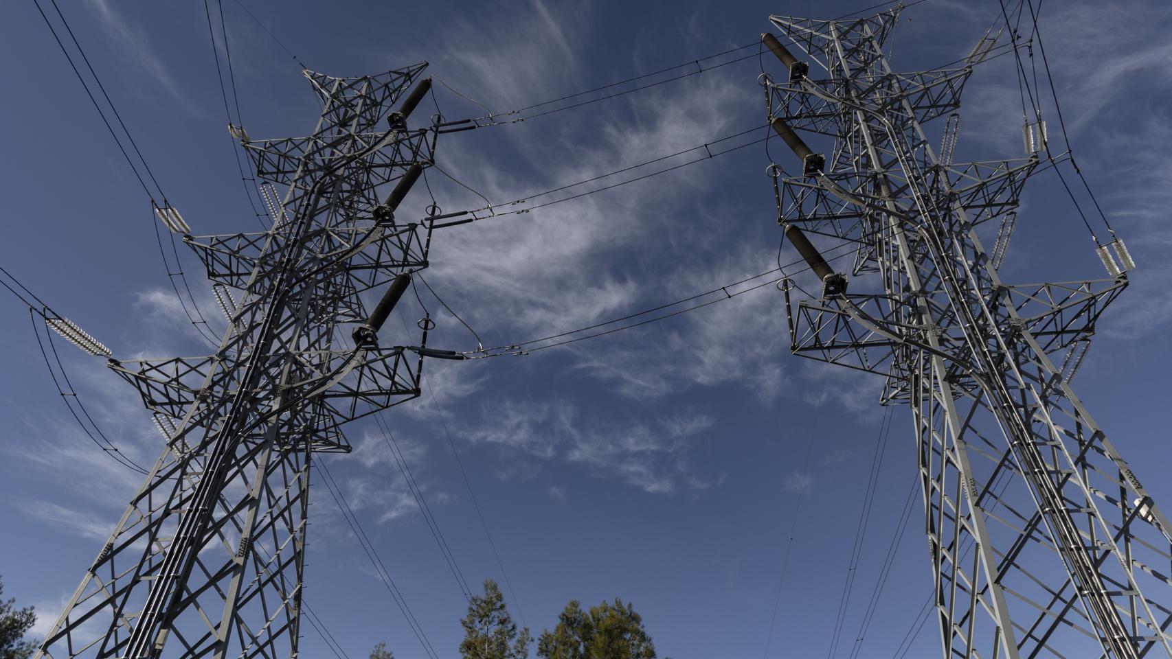 Bruselas lanza la reforma del mercado eléctrico para limitar el impacto del alza del gas