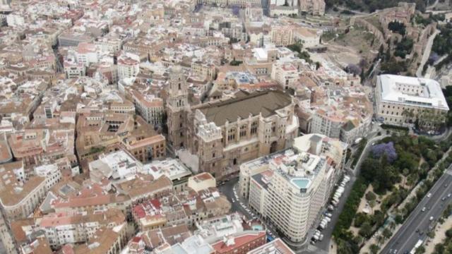 Infografía de la Catedral de Málaga con el tejado a dos aguas.