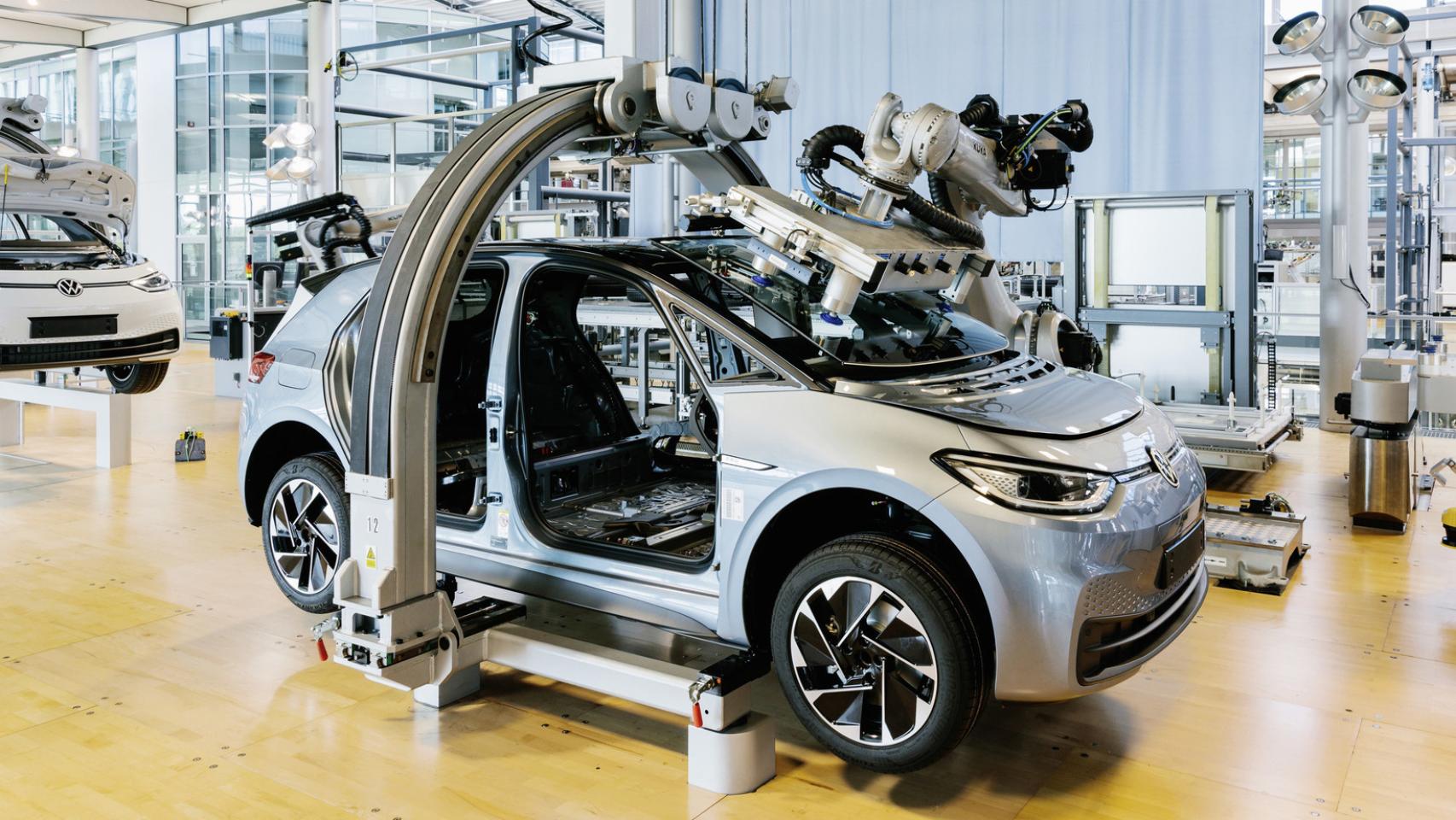 El coche eléctrico Volkswagen ID.3 durante su fabricación.