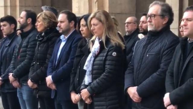 La corporación de Castelló guardó tres minutos de silencio por esta tragedia.