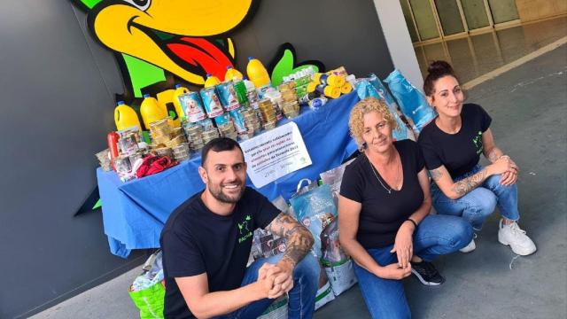 Pacma organiza una recogida de productos para refugios y protectoras en Oleiros (A Coruña)