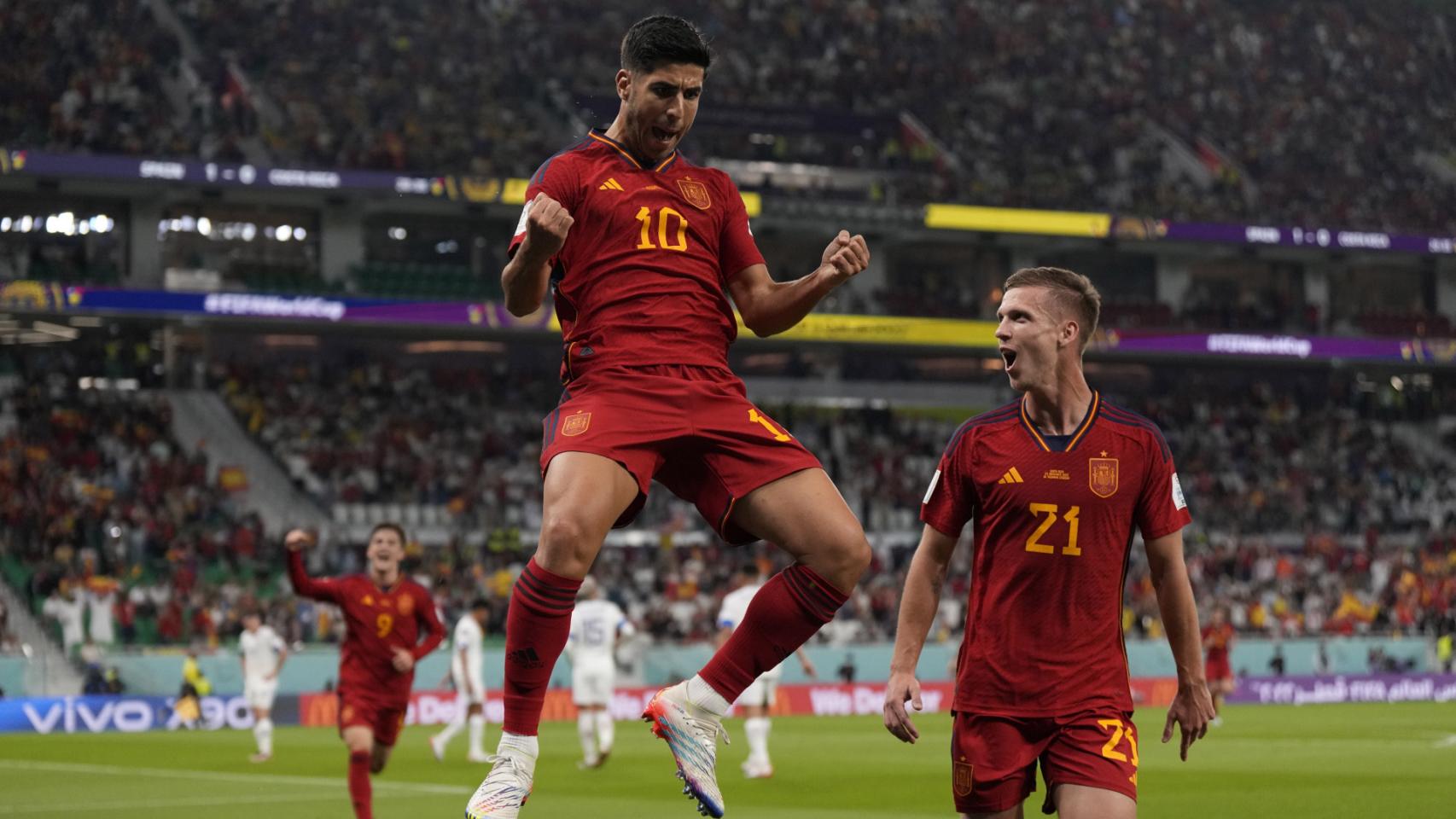 Marcos Asensio celebra uno de los goles contra Costa Rica.