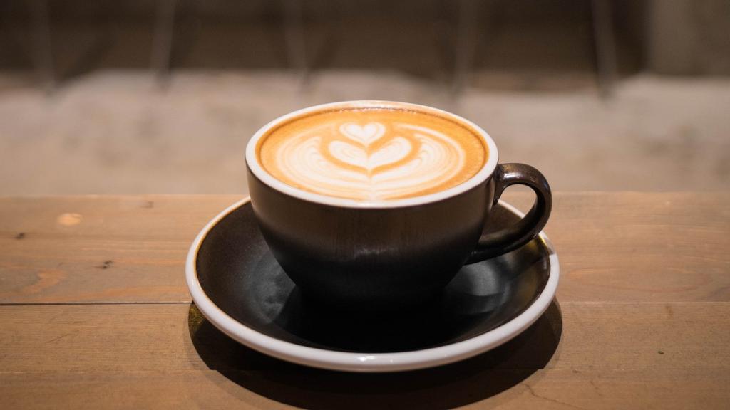 Un café con leche.