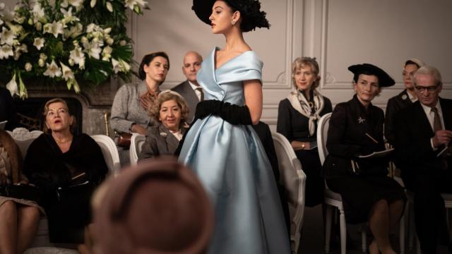 Fotograma de 'El viaje a París de la señora Harris'