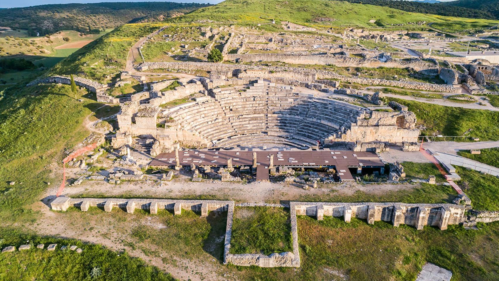 Imagen del teatro del yacimiento de Segóbriga (Cuenca).