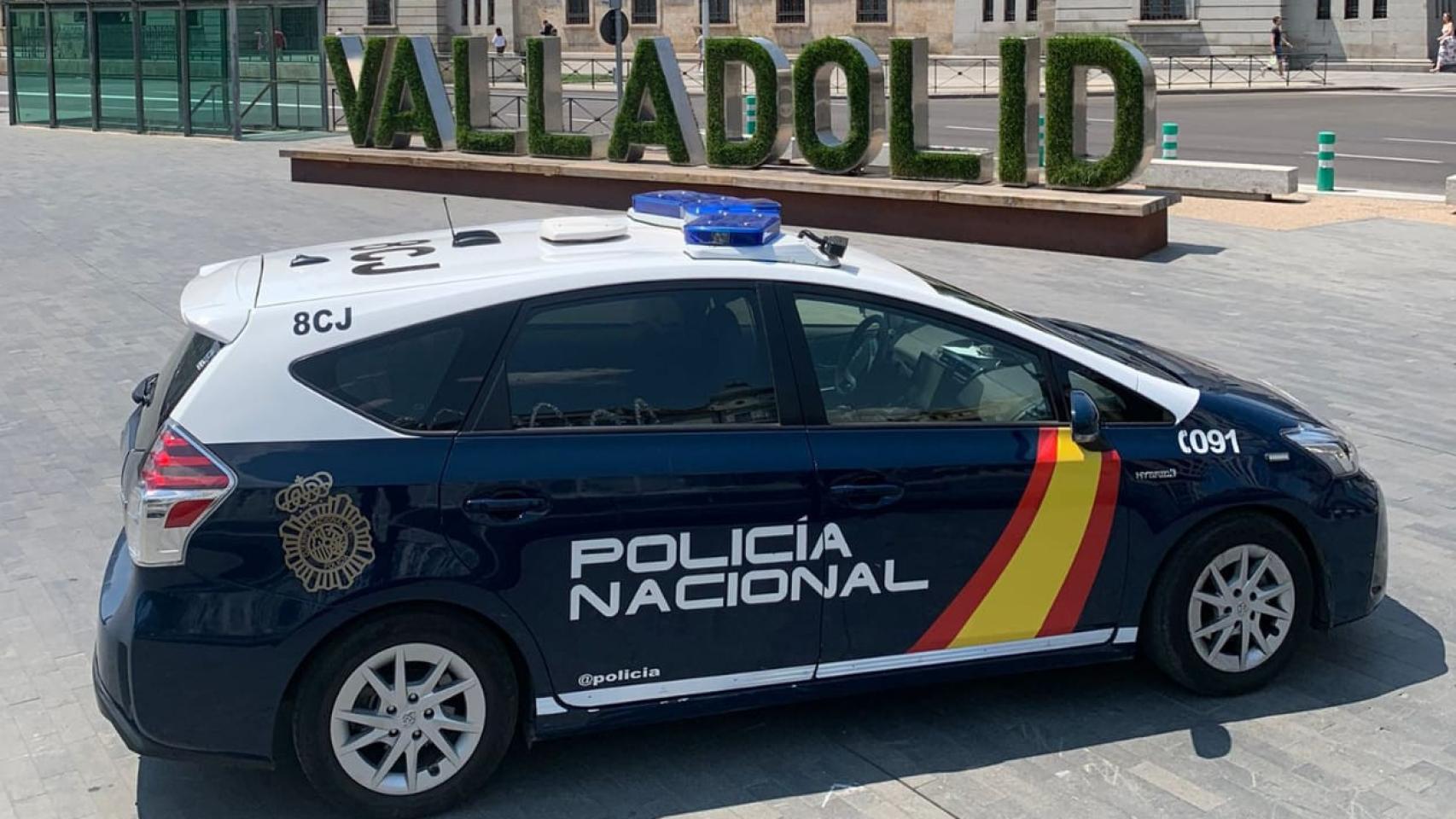 Imagen de archivo de un vehículo de la Policía Nacional en Valladolid.
