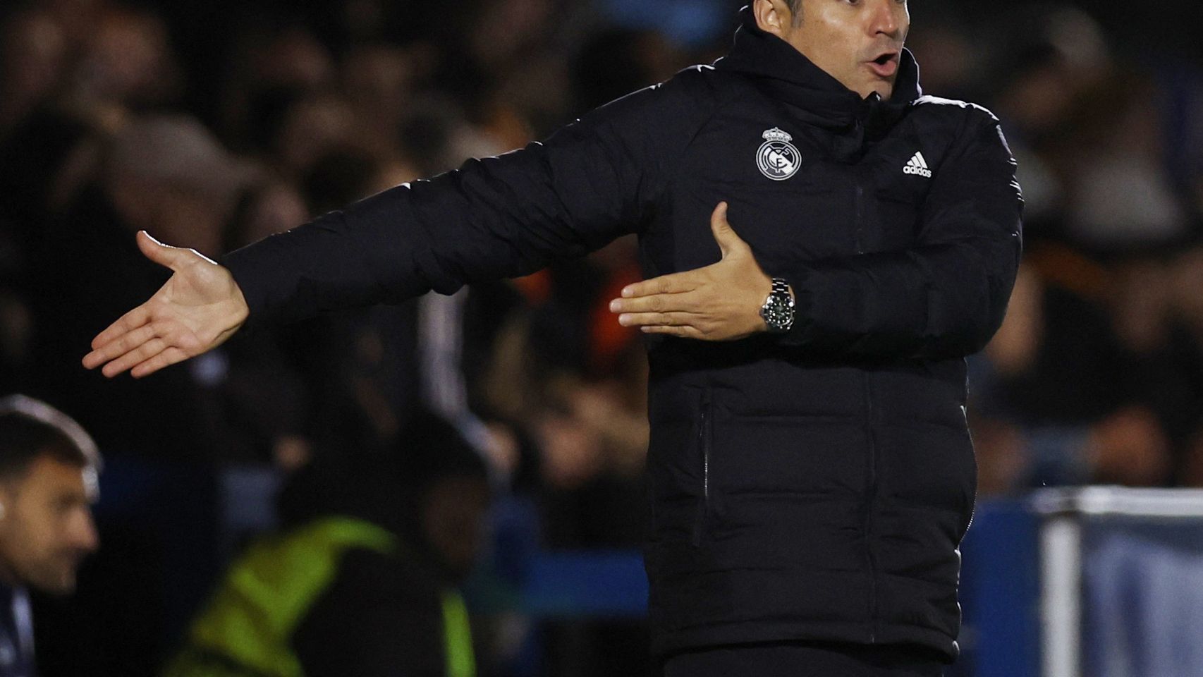 Alberto Toril, en un partido del Real Madrid de la Women's Champions League 2022/2023