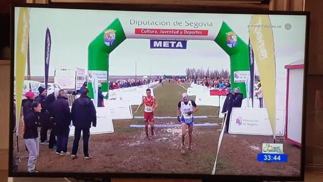El Vino Toro Caja Rural triunfa en el cross de Cantimpalos