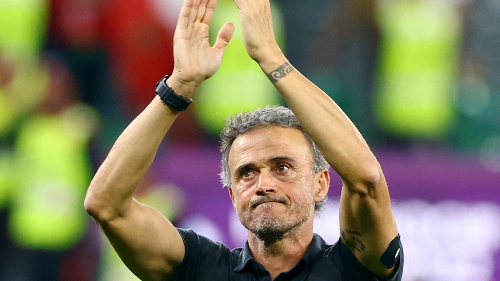 Luis Enrique despidiéndose tras la eliminación frente a Marruecos.