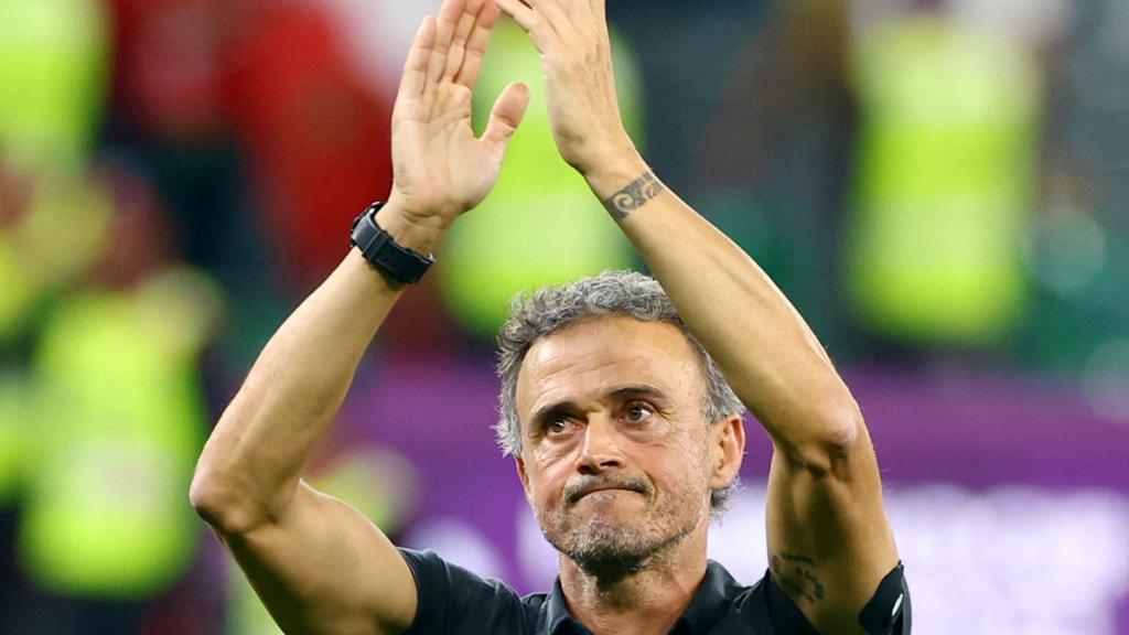 Luis Enrique, despidiéndose tras la eliminación frente a Marruecos en el Mundial de Qatar