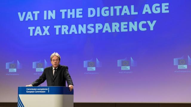 El comisario de Asuntos Económicos, Paolo Gentiloni, durante la rueda de prensa de este jueves