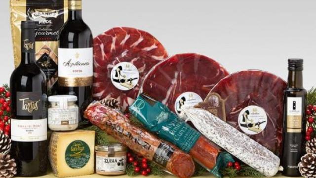 ¿Qué poner en una cesta de Navidad? Los 12 productos que no deben faltar.