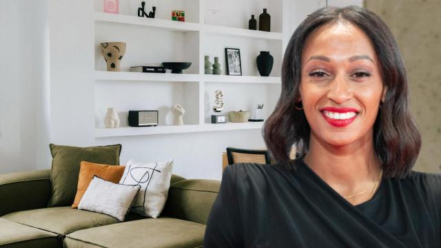 Ana Peleteiro junto a su nueva casa, en un montaje de JALEOS.