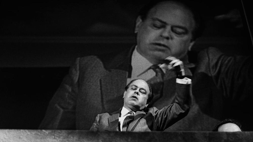 Jordi Pujol, en un fotograma de la serie 'La sagrada familia'. / HBO Max