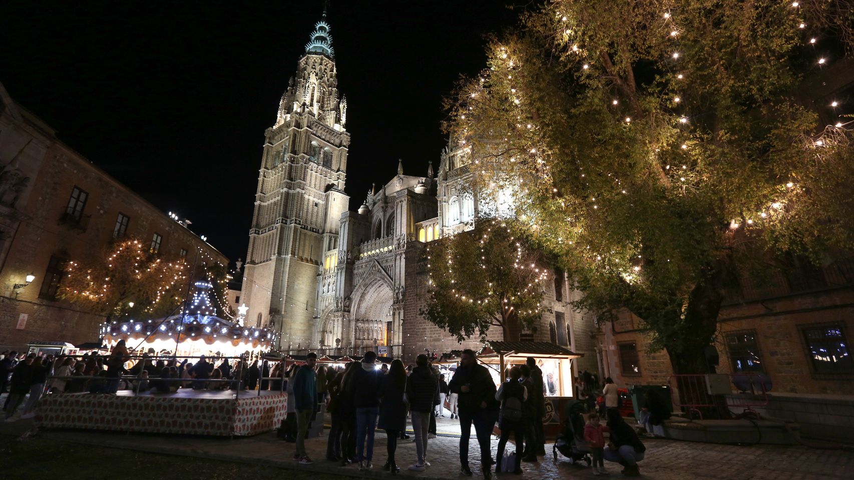 Imagen de la Catedral y la Plaza del Ayuntamiento estos días.