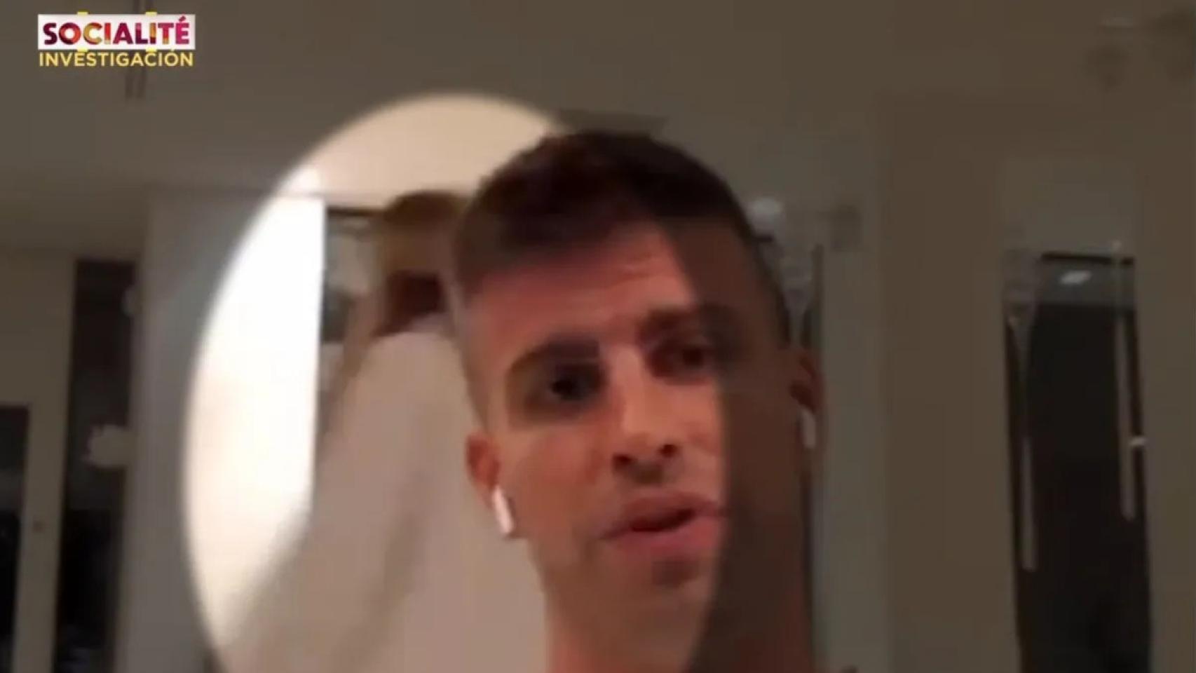 Gerard Piqué y Clara Chía en una imagen de 'Socialité'.