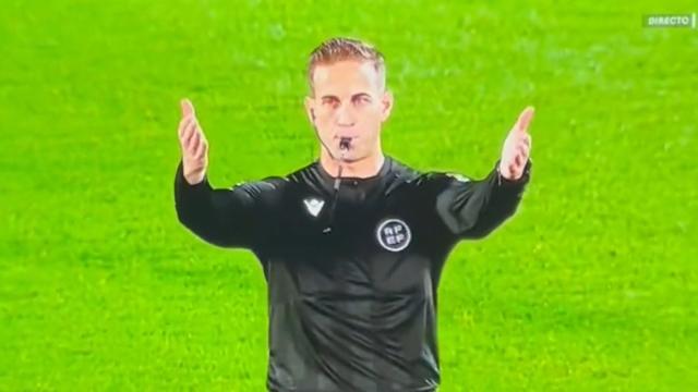 Alberola Rojas en el Getafe - Chivas. Foto: Twitter @PavelFernandez_.