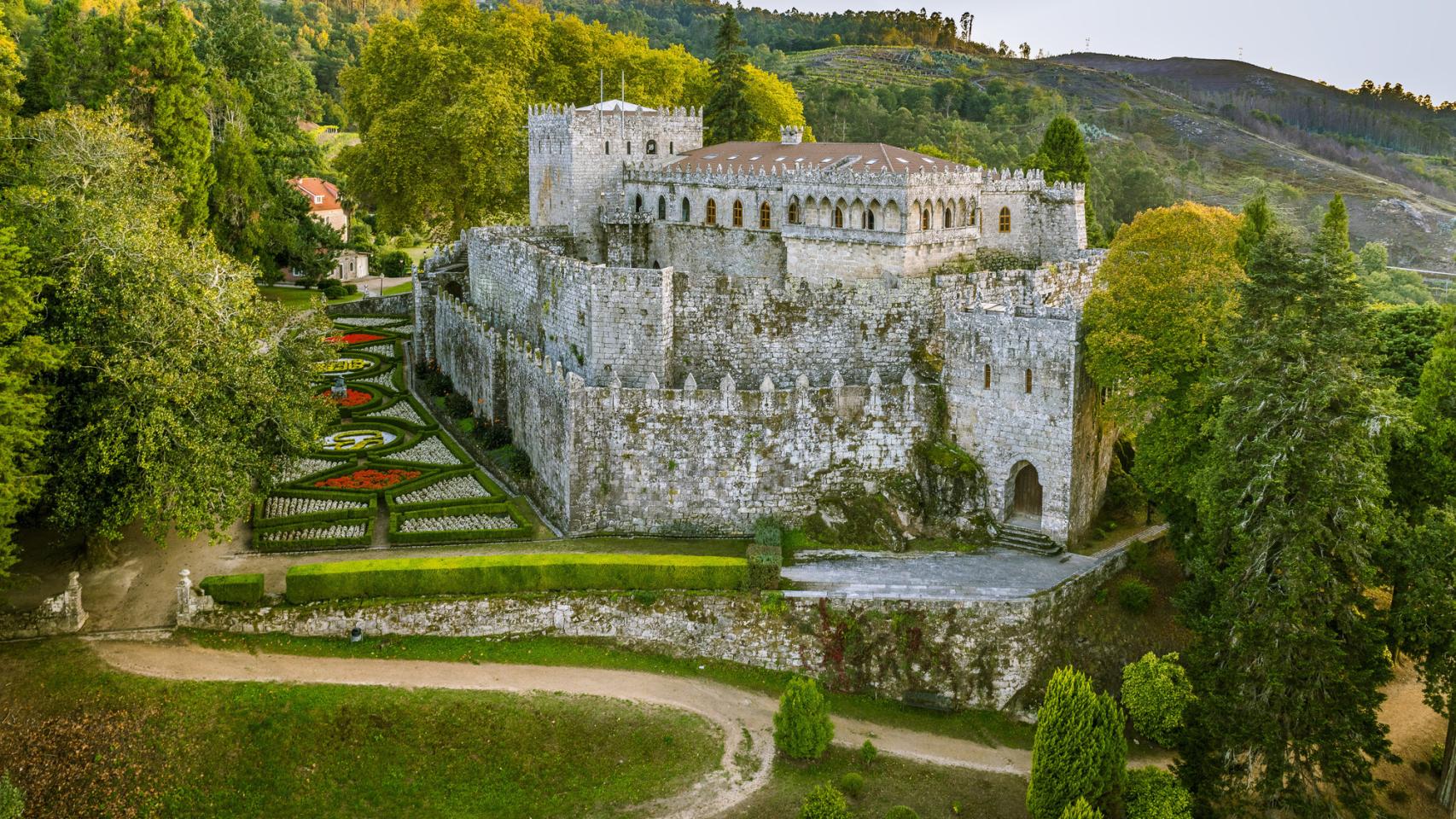 Cinco vinos de la DO Rías Baixas se darán a conocer en una cata en el Castillo de Soutomaior