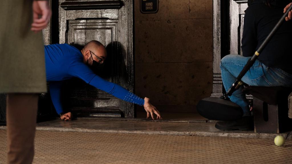 Victor Dorobantu da vida a Cosa en 'Miércoles'.