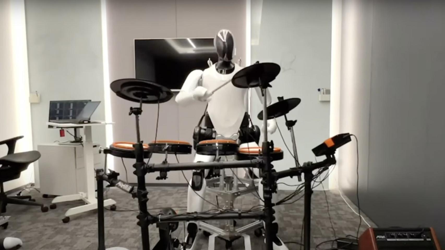 Robot de Xiaomi tocando la batería.