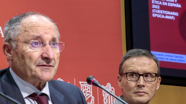 El director de la Agencia Antifraude Valenciana, Joan Llinares, y el responsable de la Cátedra de Buen Gobierno e Integridad Pública, Fernando Jiménez.