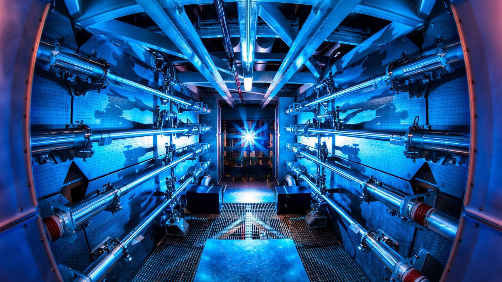 La cámara principal de la National Ignition Facility, donde se ha realizado el experimento. National Nuclear Security Administration/Flickr