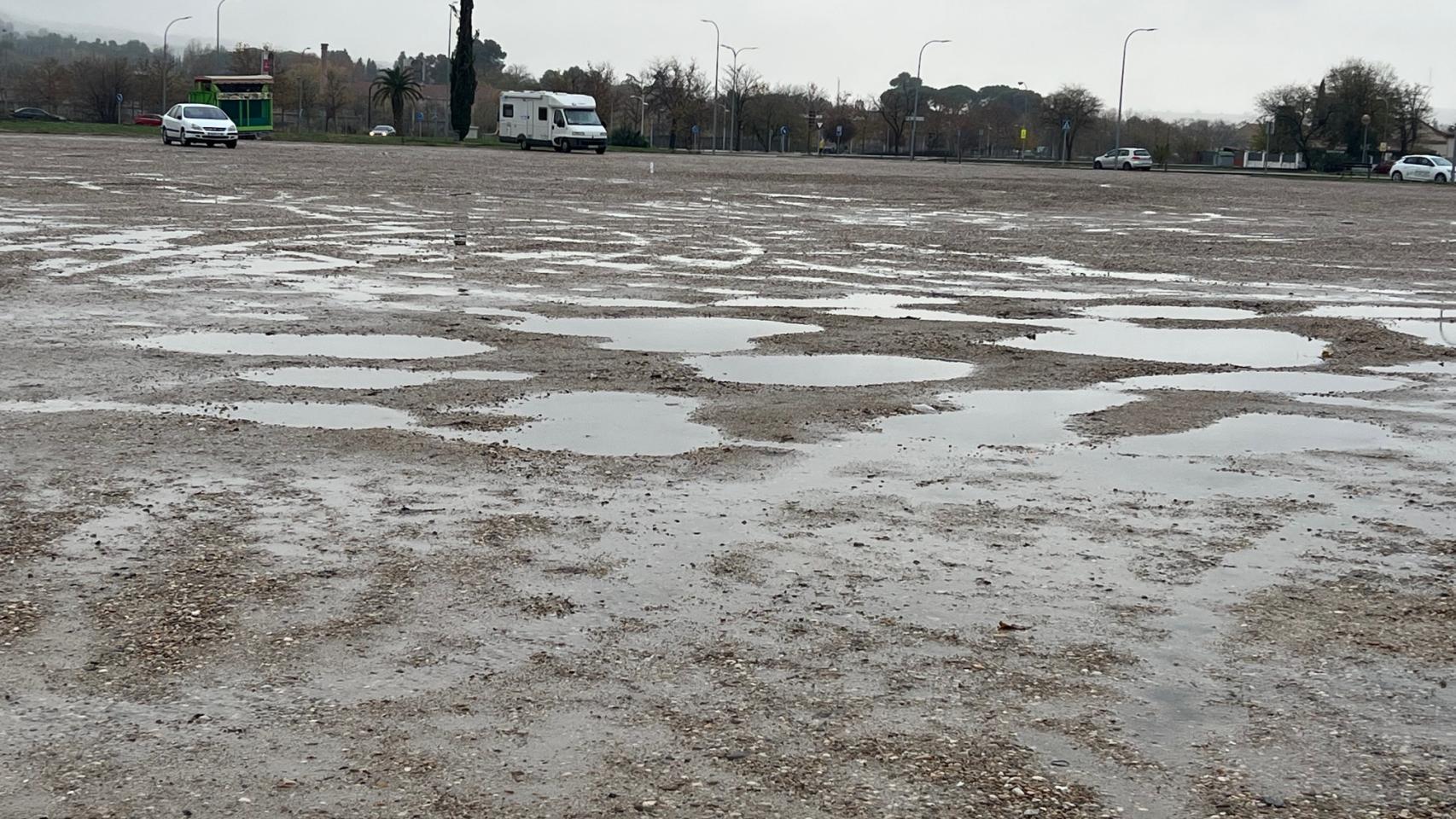 Las lagunas de Santa Teresa: critican el mal estado de dos aparcamientos en Toledo