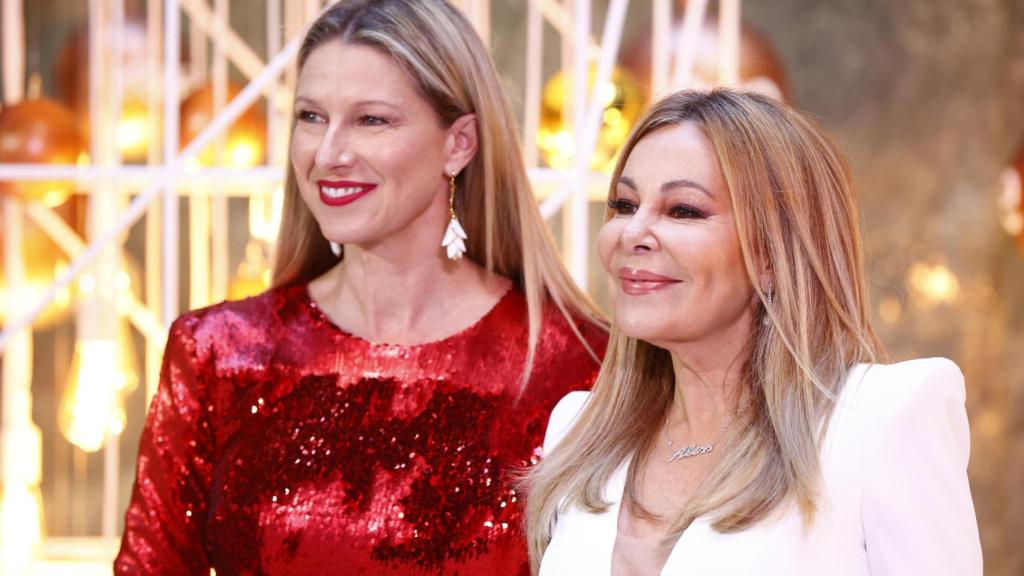 Anne Igartiburu y Ana García Obregón durante la presentación de la programación navideña de 2021, antes de que la actriz diera positivo por coronavirus.