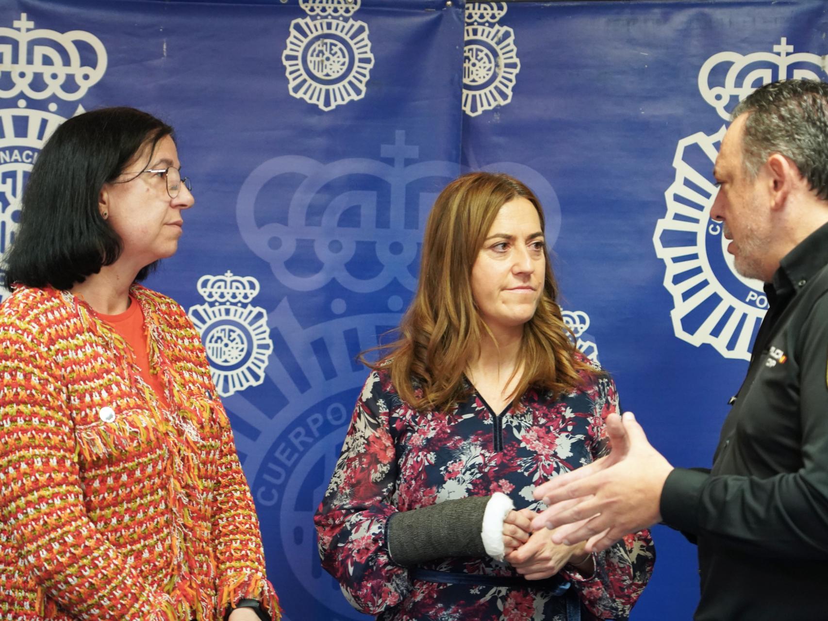 La subdelegada del Gobierno, Alicia Villar, y la delegada, Virginia Barcones, durante la rueda de prensa de este martes.