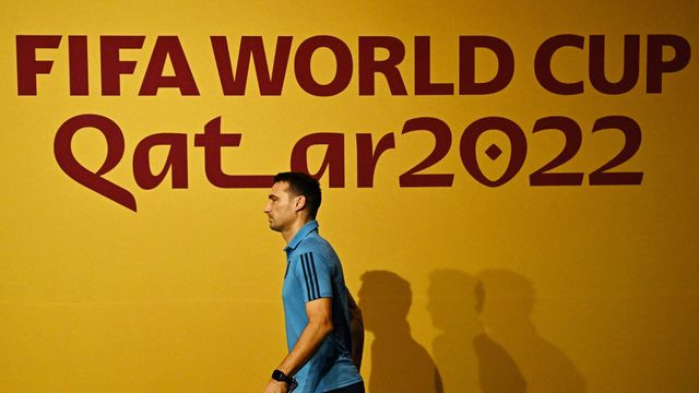 Scaloni, antes de una rueda de prensa.