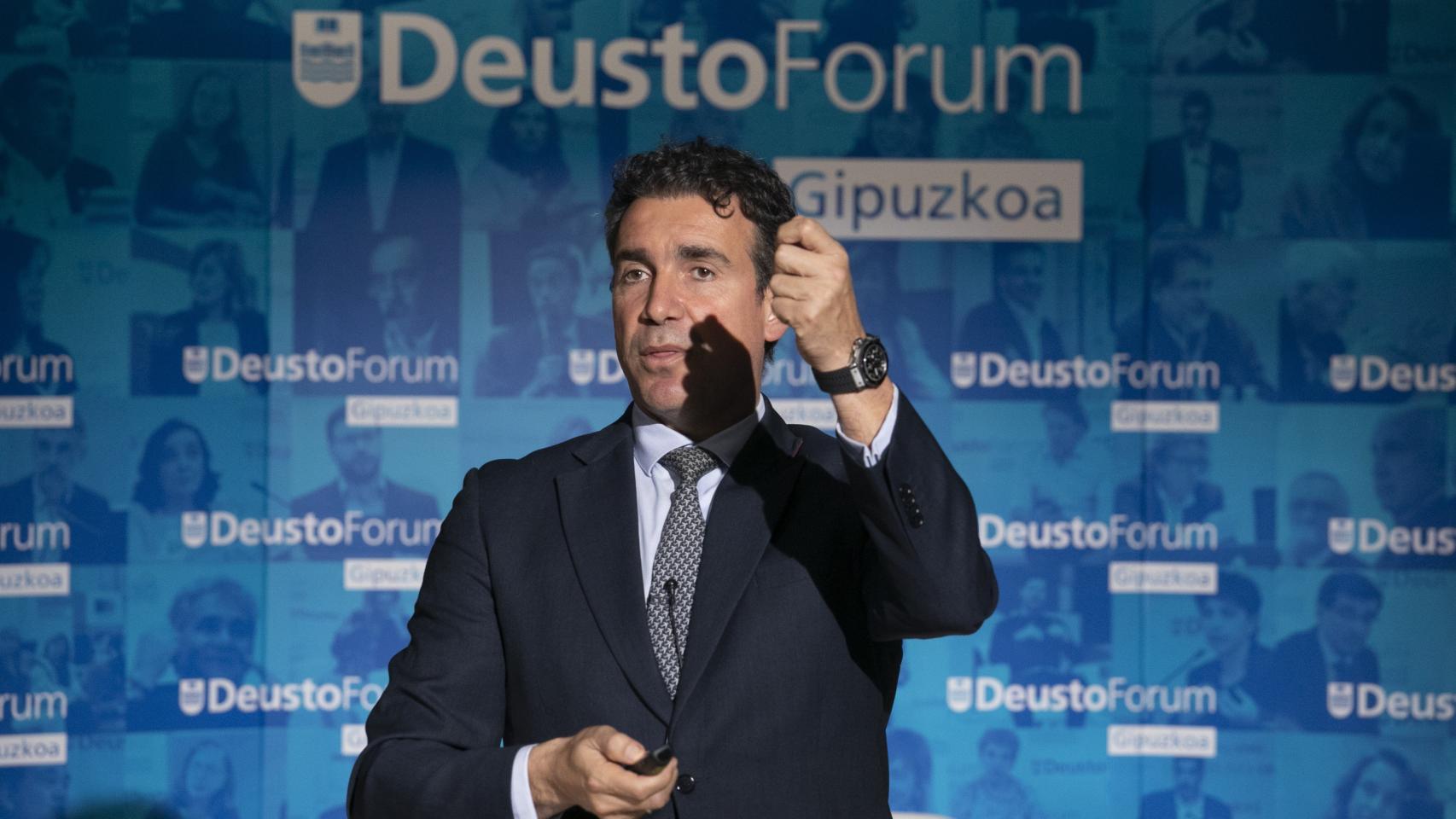 Diego Parrilla, durante una conferencia en la Universidad de Deusto.