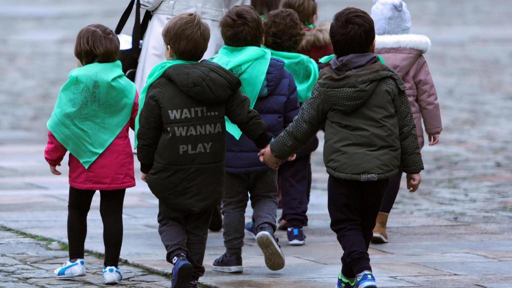 Varios niños de una escuela infantil.