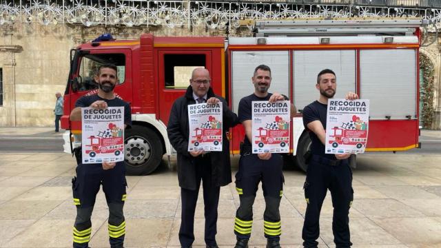 Los Bomberos de Alicante te invitan a conocerlos esta Navidad.