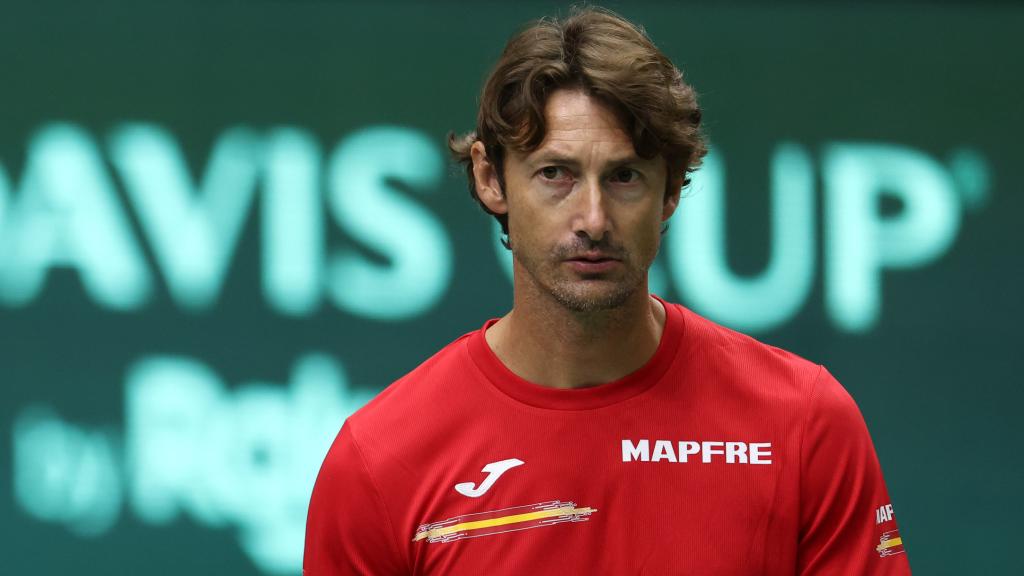 Juan Carlos Ferrero, durante un entrenamiento con Carlos Alcaraz