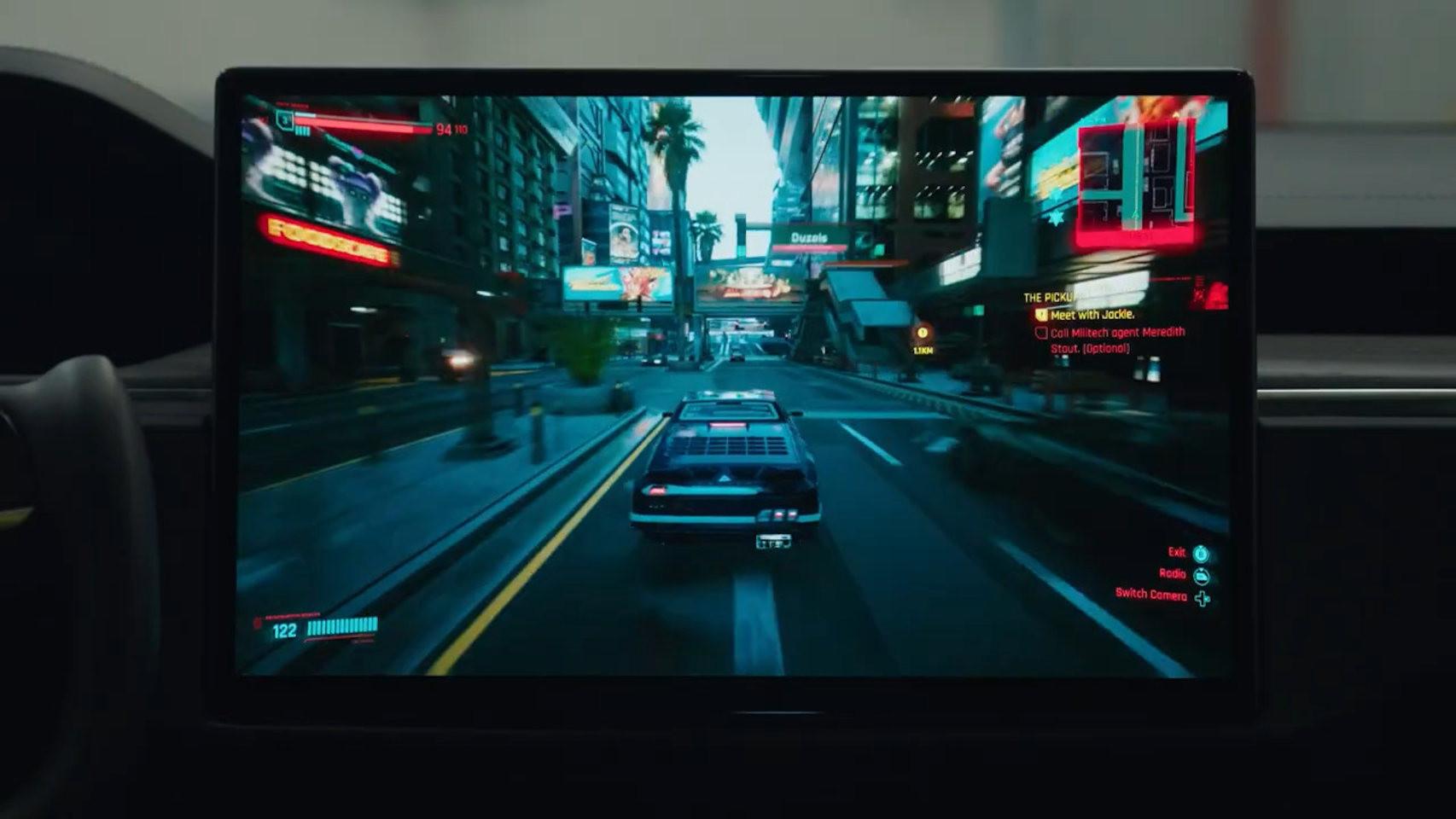 Cyberpunk 2077 ejecutándose en la pantalla de un Tesla