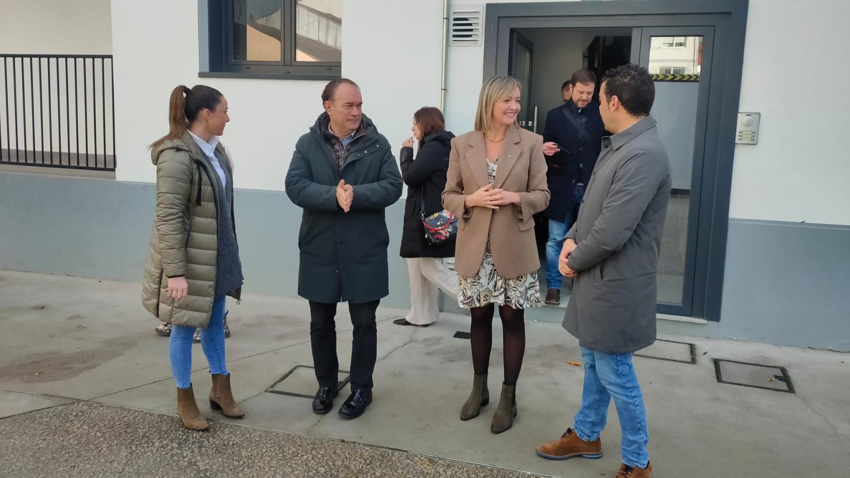La conselleira de Política Social e Xuventude, Fabiola García, visitó las instalaciones del futuro centro.