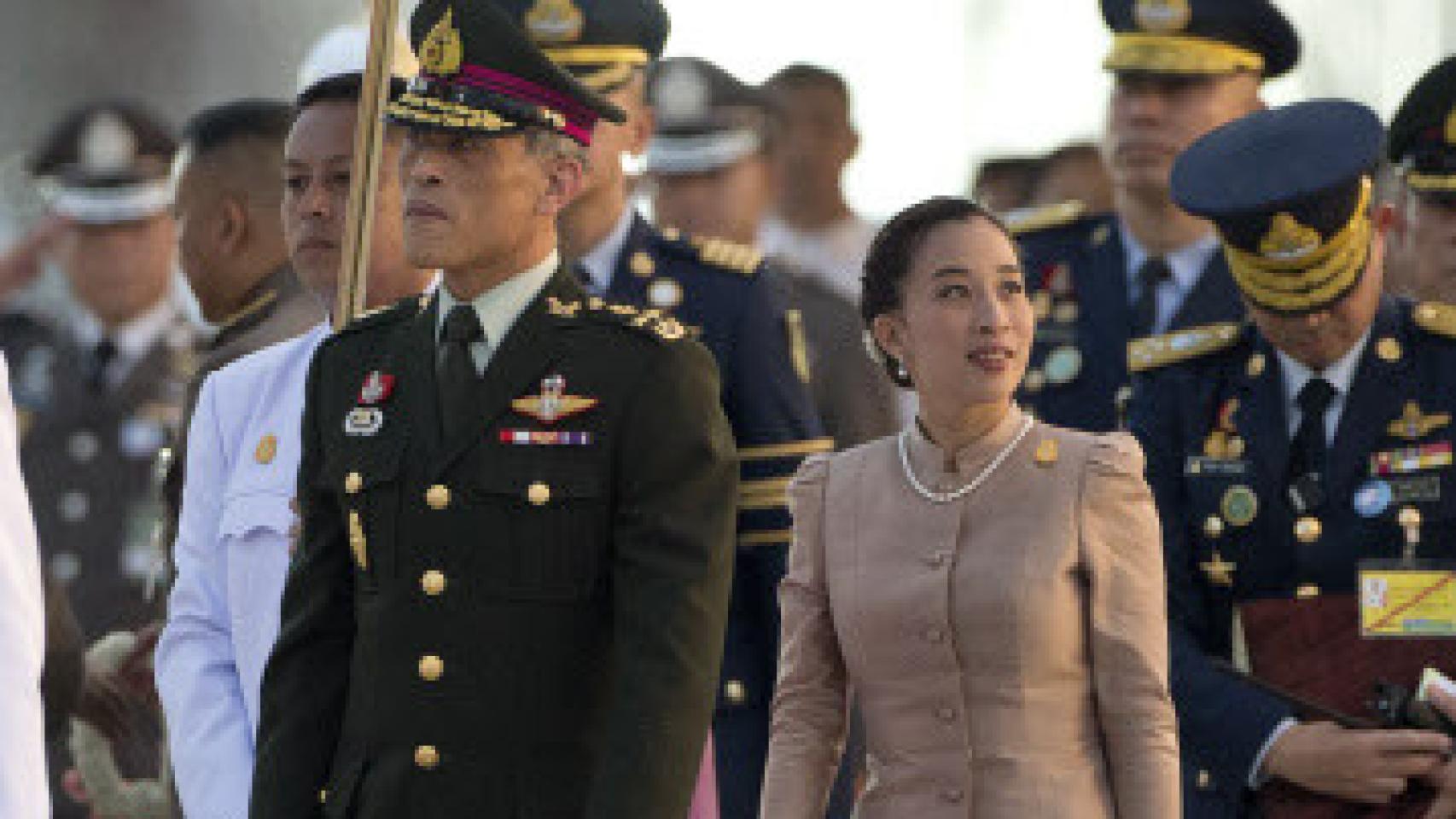 La princesa junto al rey en un acto en 2015.