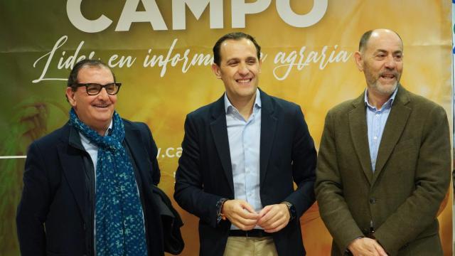 De izqda. a dcha: Narciso Prieto, dircom de Caja Rural de Zamora; Conrado Íscar, presidente la Diputación de Valladolid; y el presidente de Acor, Jesús Posadas