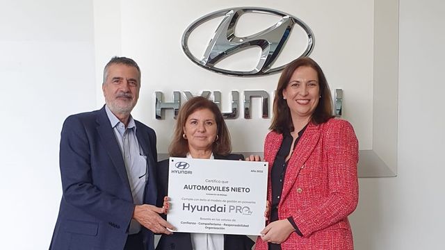 Juan Manuel Pérez, Angelina Almenara y Beatriz Martín.
