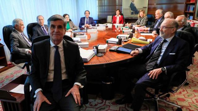 El presidente del TC abdica de su responsabilidad