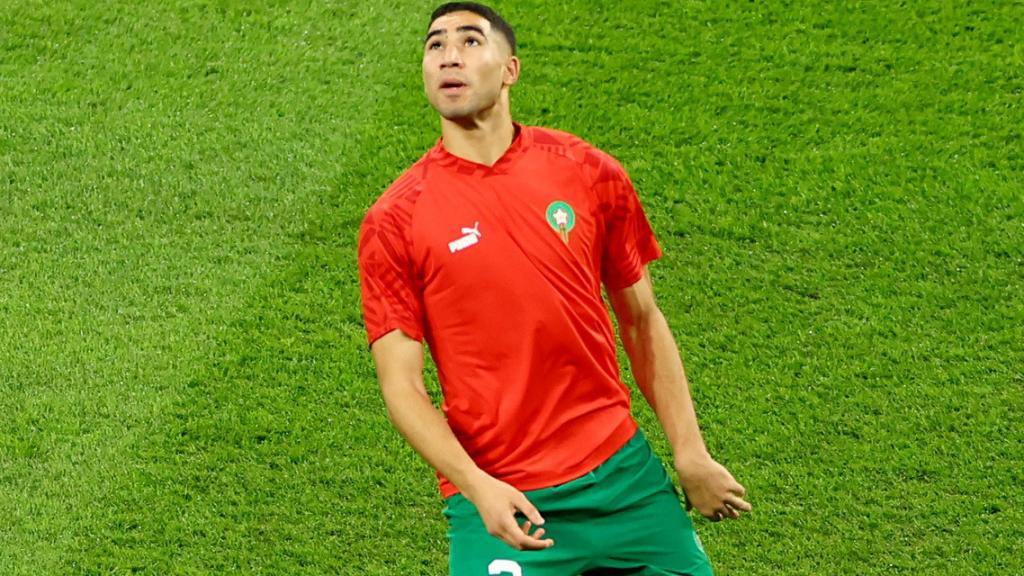 Achraf Hakimi, en el calentamiento de la selección de Marruecos en el Mundial de Qatar 2022
