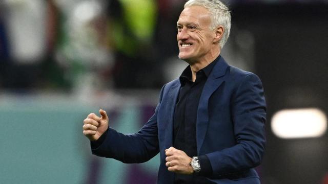 Didier Deschamps celebra uno de los triunfos de Francia desde el banquillo.