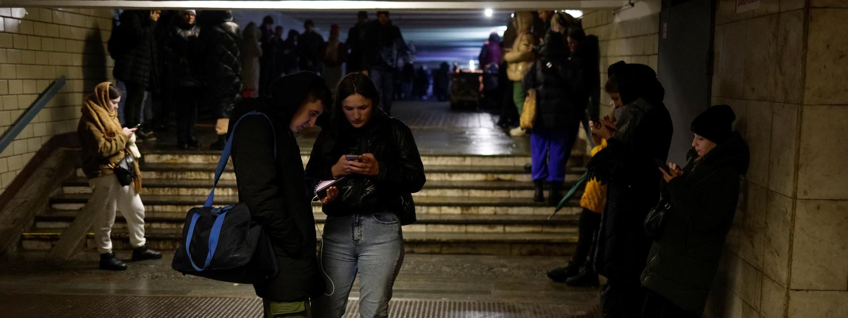 Guerra Rusia - Ucrania, en directo | Kiev reanuda el suministro de agua pero la mitad de la población sigue aún sin luz