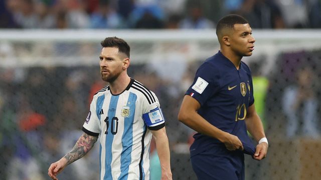 Leo Messi y Kylian Mbappé, durante el Argentina - Francia del Mundial de Catar.