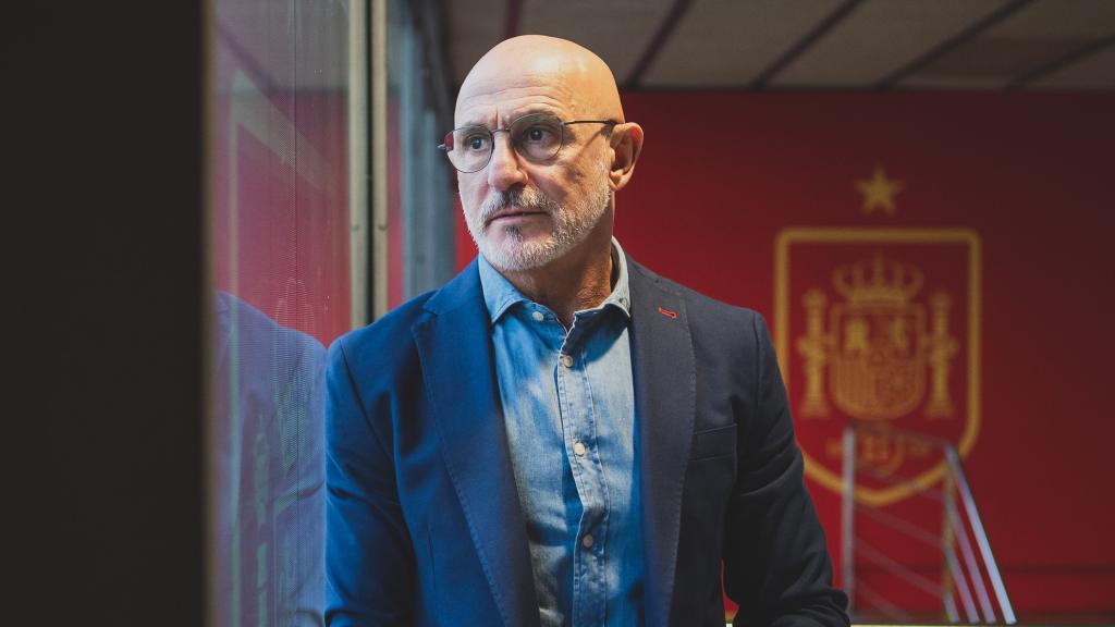 Luis de la Fuente, seleccionador español de fútbol, durante la entrevista con EL ESPAÑOL en la Ciudad del Fútbol de la RFEF