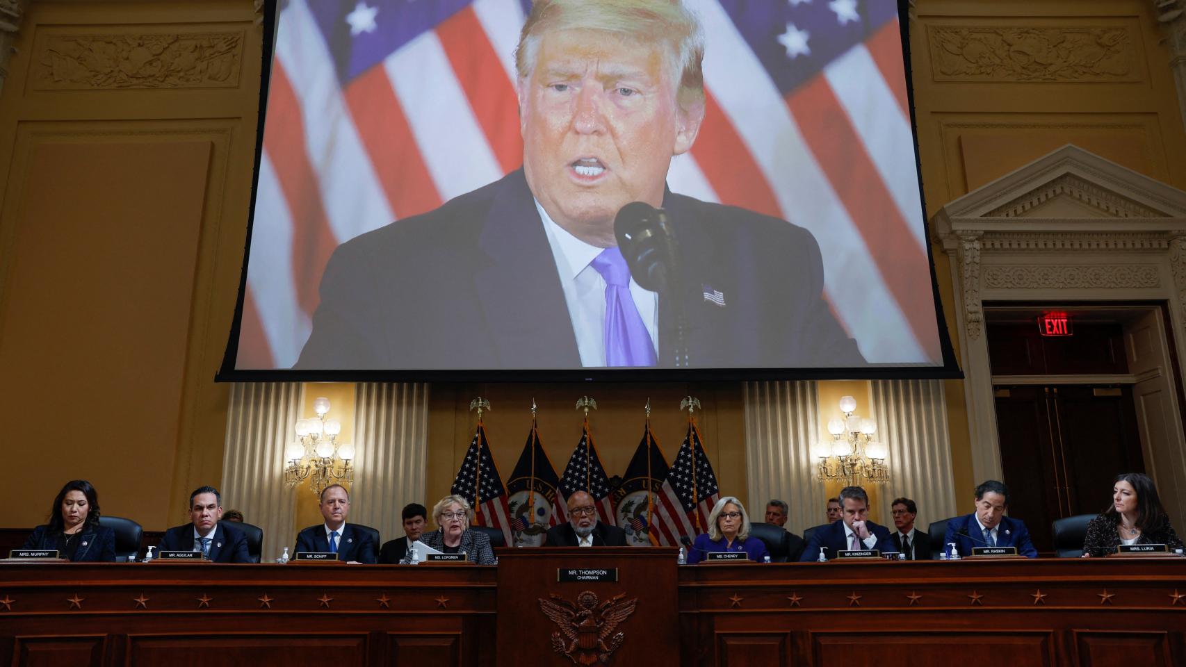 Imagen de Trump en el Comité que investiga el asalto al Capitolio.